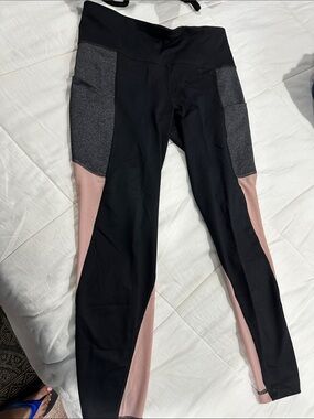 Active Life Women's Black, Gray & Pink Colorblock Leggings